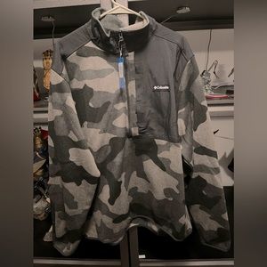 Men Columbia Camo pull over